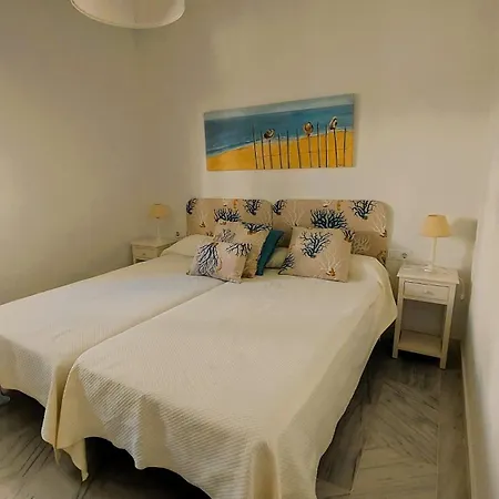 And Golfside In Guadalmina Apartamento